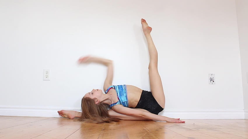 Girl Slides into Angled Splits, splits contortion HD wallpaper
