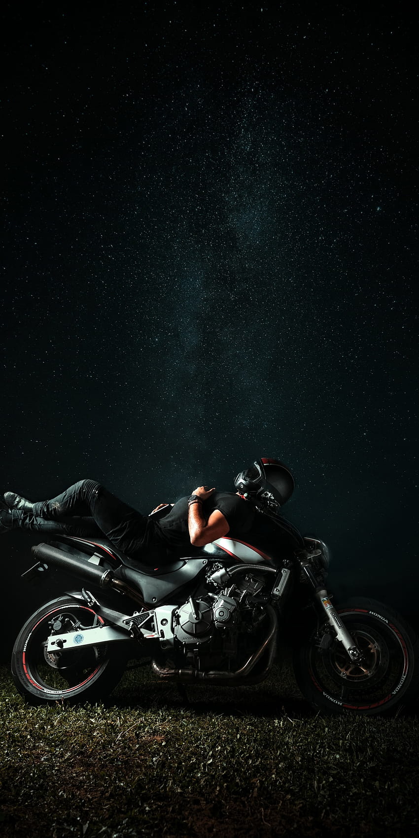 Motociclista, Noite, Céu estrelado, Honda, Relax, grafia, bicicleta noturna Papel de parede de celular HD