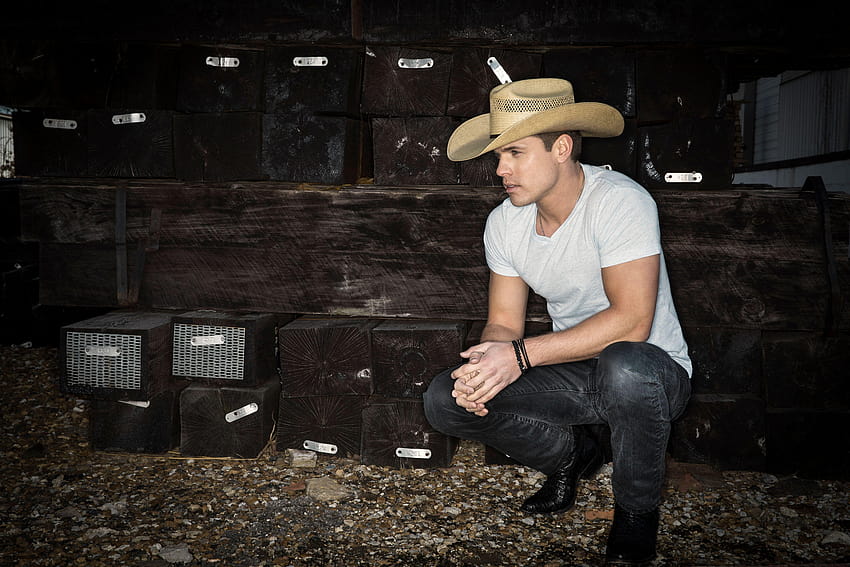 Dustin Lynch Wants a 'Mind Reader' This Valentine's Day HD wallpaper