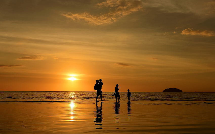 Silhouette landscape sunset family sea beach ocean reflection, family on the beach HD wallpaper