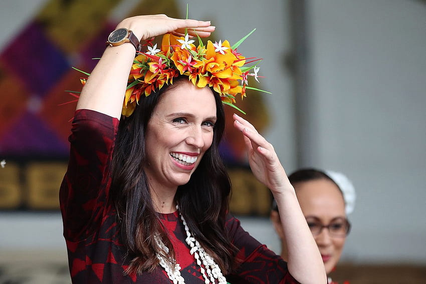 A primeira-ministra da Nova Zelândia está solteira, grávida e em licença maternidade, Jacinda Ardern papel de parede HD