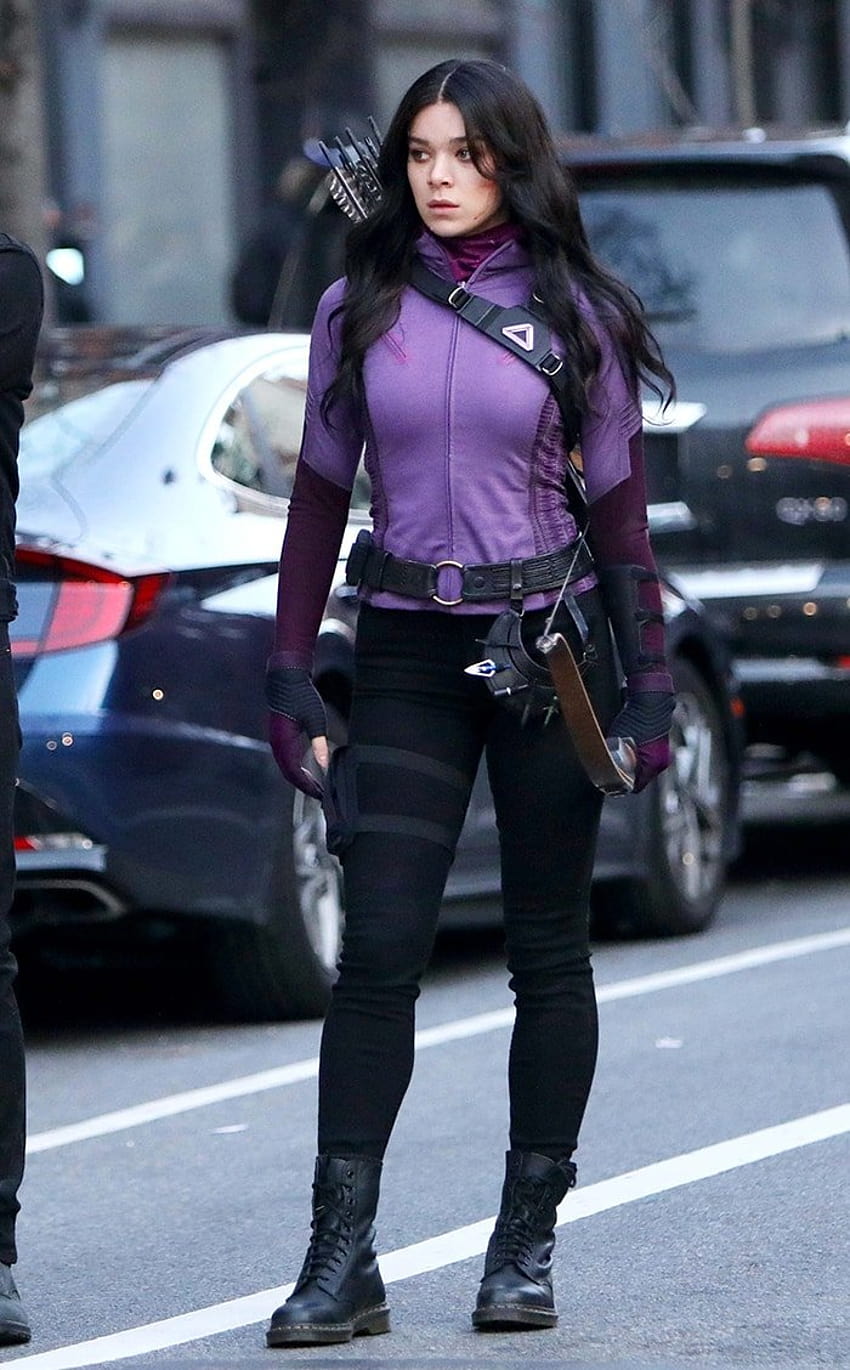 Hailee Steinfeld는 Marvel의 Hawkeye TV 쇼에서 Kate Bishop을 연기합니다. HD 전화 배경 화면