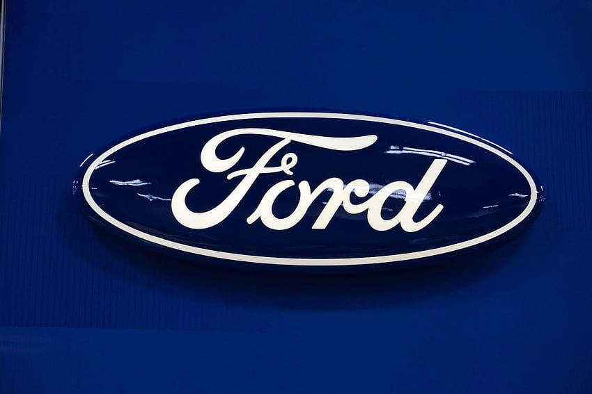 Powództwo zbiorowe Forda mówi, że nakrętki kół się rozpadają, zostawiając kierowców na miejscu, tło logo ford Tapeta HD