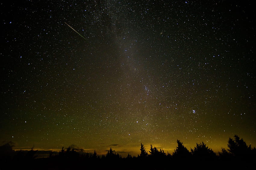 Stunning Lyrids Over Earth at Night, meteor shower 2017 HD wallpaper