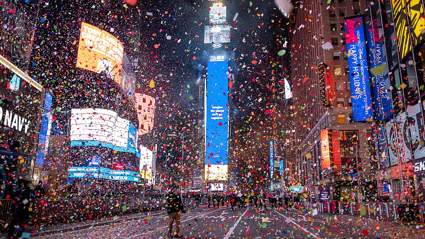 COVID New York City 업데이트: 이번 새해 전야에 타임스퀘어로 돌아온 구경꾼들 HD 월페이퍼