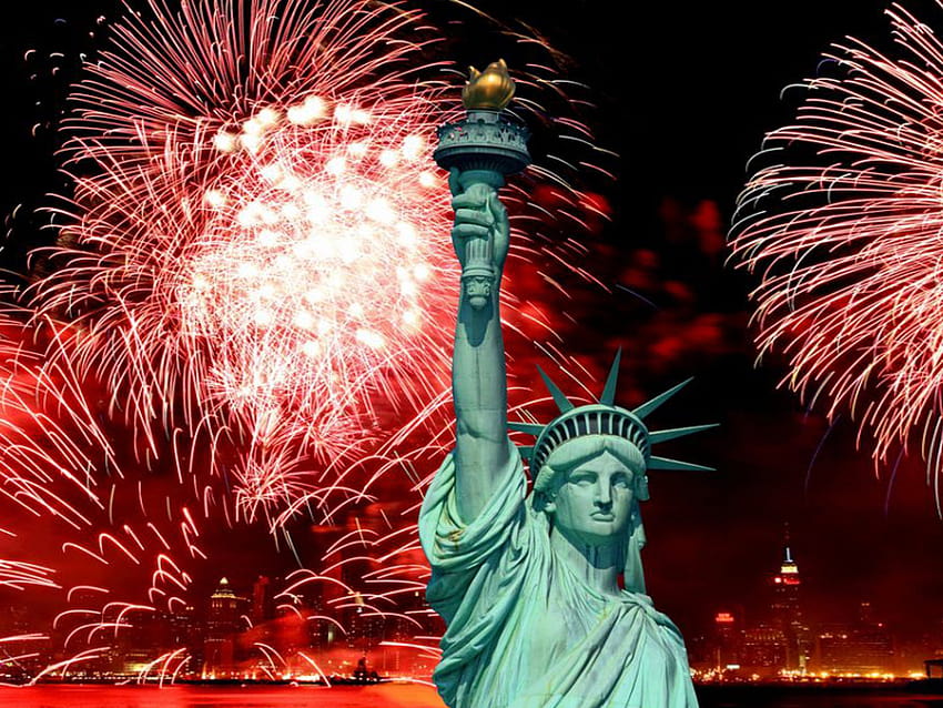 La statua della libertà e i fuochi d'artificio della celebrazione del 4 luglio per telefoni cellulari e computer 3840x2400: 13, fuochi d'artificio del 4 luglio Sfondo HD