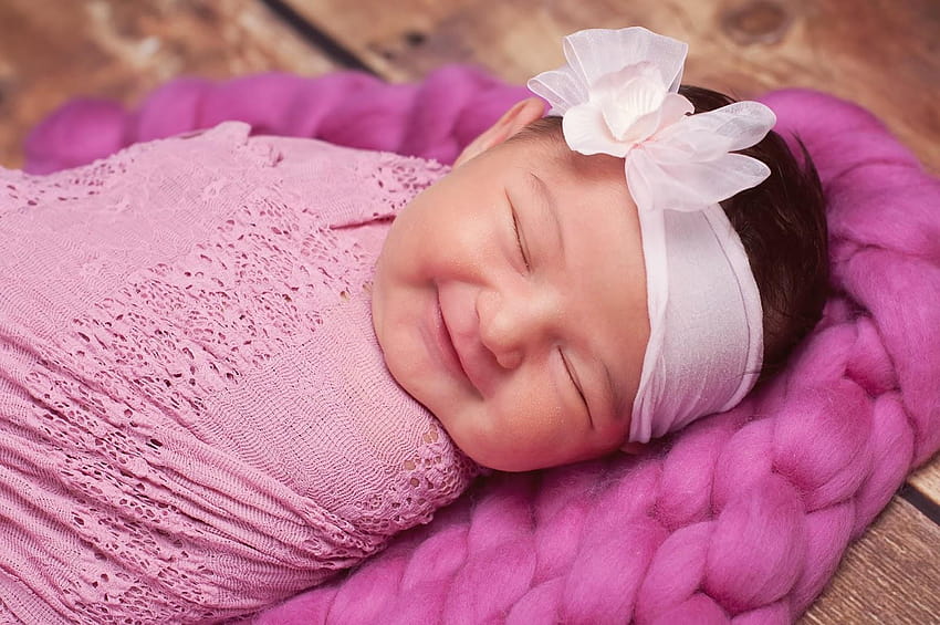 Cute Newborn Baby Girl HD wallpaper