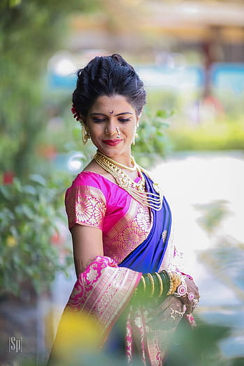 40+ Stylish Maharashtrian Bridal Looks That We Have A Crush On! | Bridal  photography poses, Indian bride photography poses, Bridal portrait poses