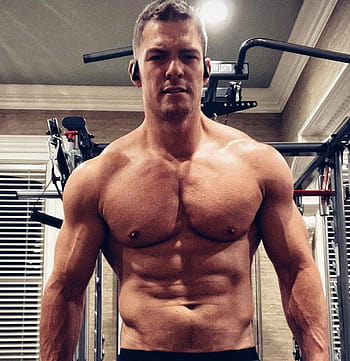 Reacher star Alan Ritchson, 39, shares shirtless thirst trap with fitness  tips HD wallpaper | Pxfuel