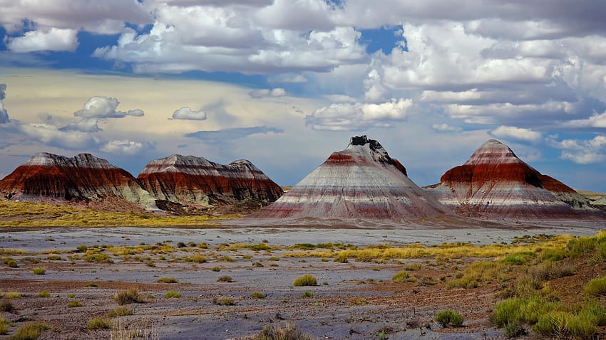 Mountains in the Painted Desert, Petrified Forest National Park HD wallpaper