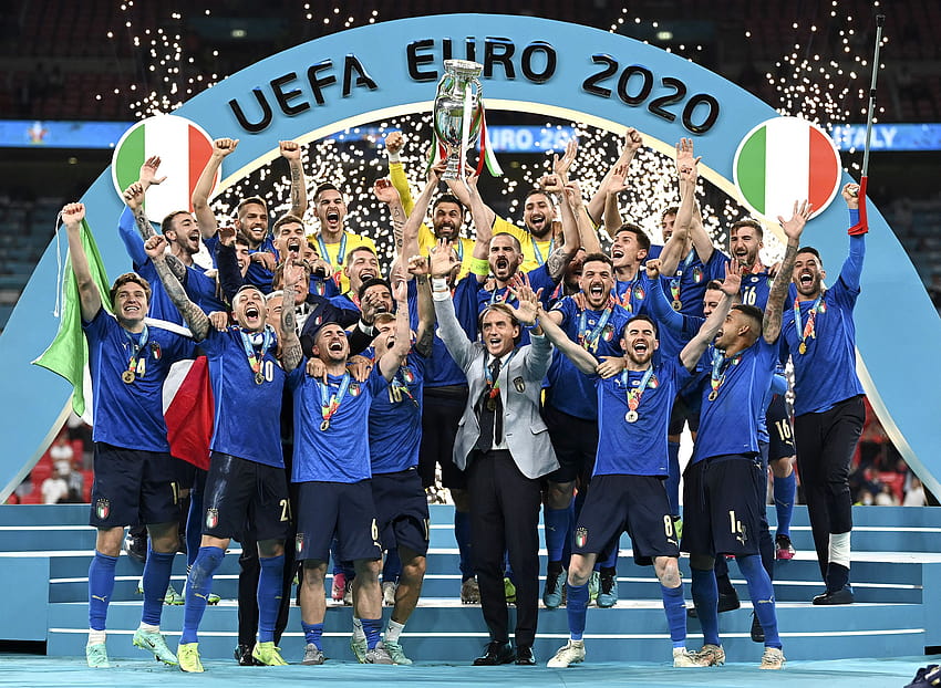 อิตาลีคว้าแชมป์ฟุตบอลยุโรป 3 สมัย ทีมอิตาลียูโร 2021 วอลล์เปเปอร์ HD