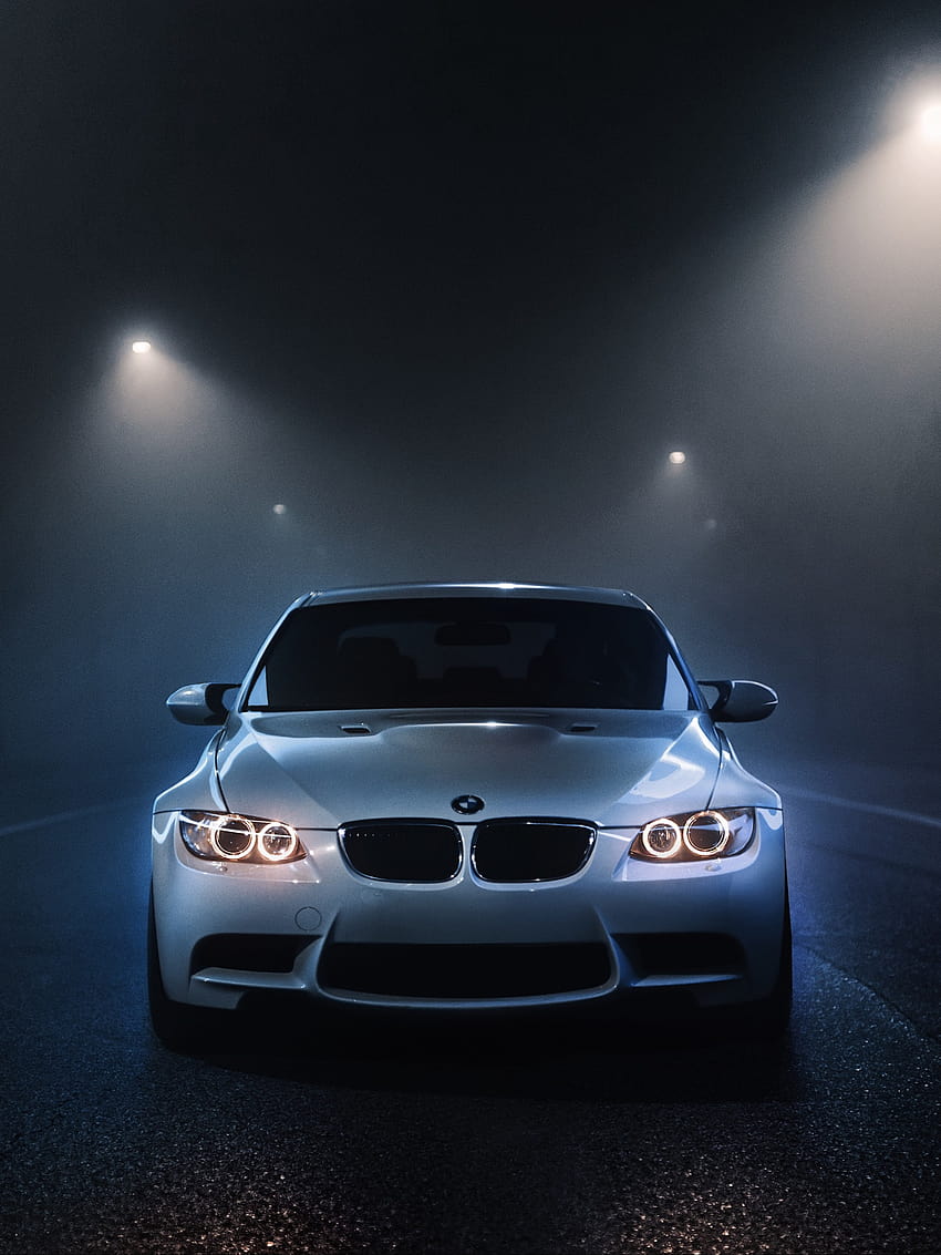 BMW M3 , รถสีขาว, พื้นหลังสีเข้ม, เวลากลางคืน, สีดำ/มืด, bmw amoled วอลล์เปเปอร์โทรศัพท์ HD