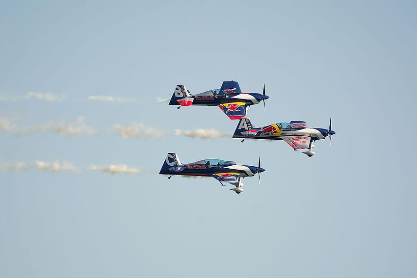 Czech Aerobatics Team, das Kunstflugteam der Flying Bulls HD-Hintergrundbild