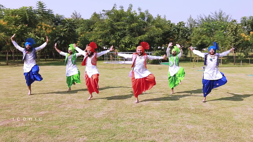 バングラ: インドで最もエネルギッシュなダンスの 1 つ、ボリウッド ダンス 高画質の壁紙