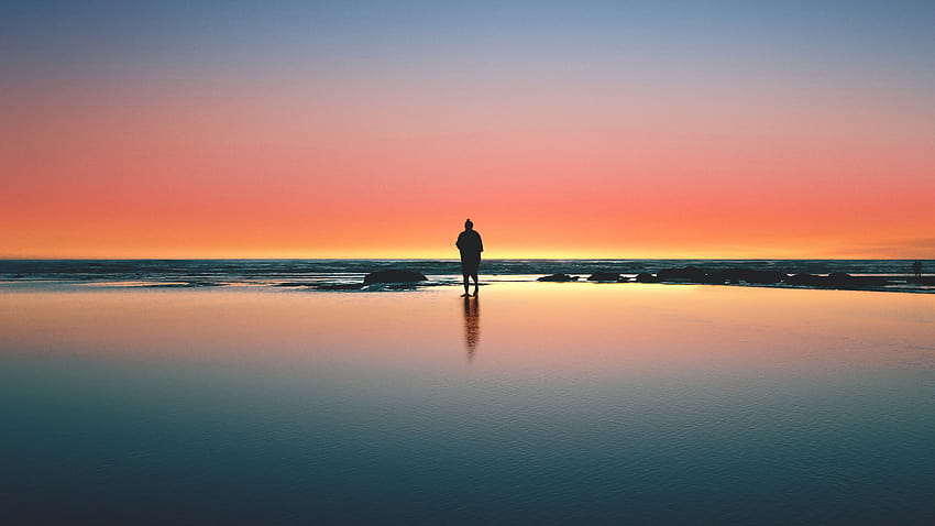 Siluet Manusia Berdiri Di Pantai Sendirian, berdiri sendirian Wallpaper HD