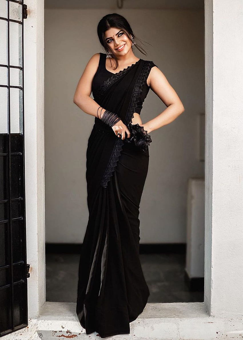 Suju Vasan Hot In Black Saree HD phone wallpaper