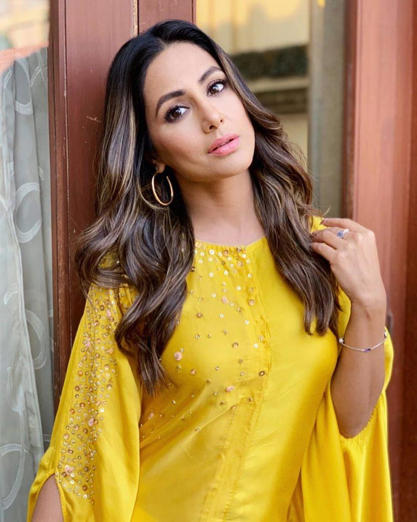 Hina Khan looks as bright as sunshine in her latest Instagram post HD phone wallpaper
