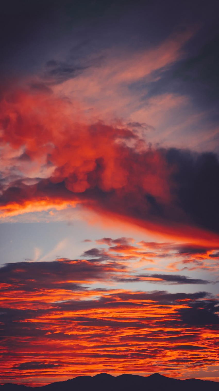 938x1668 chmury, niebo, zachód słońca, czerwony, porowaty, zachód słońca po burzy Tapeta na telefon HD