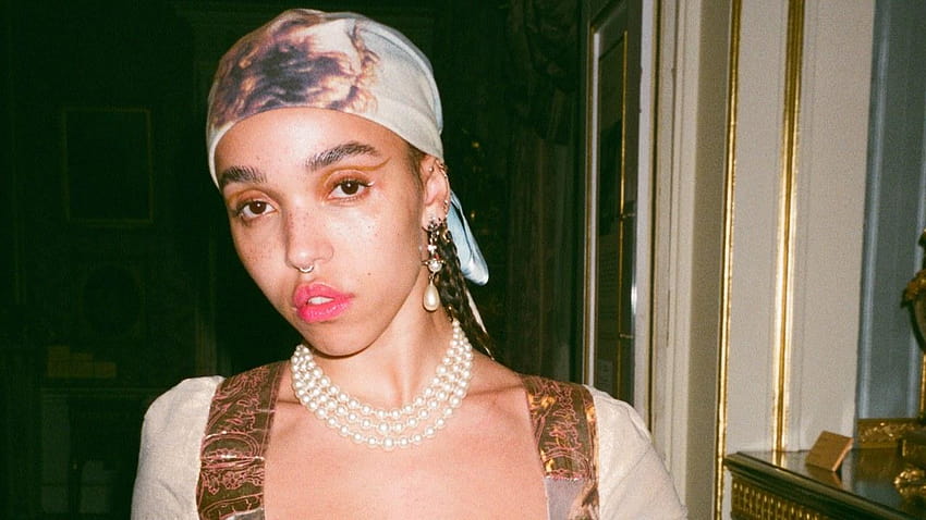 FKA Twigs Shows Off Her Full of Vivienne Westwood Corsets, fka twigs cellophane HD wallpaper