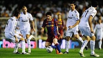 Lionel Messi đi bóng - Hãy cảm nhận trọn vẹn bản lĩnh của Messi khi đi bóng và quyết định của anh ta khiến các đối thủ phải nể phục. Đôi chân nhỏ bé nhưng tài năng lớn lao, Messi luôn khiến người ta mơ mộng về những bản hit đi bóng của anh.
