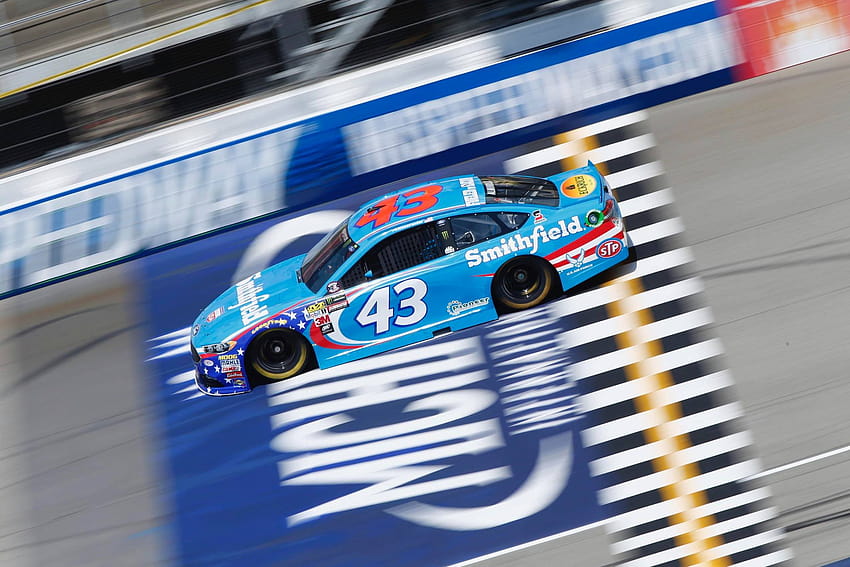 Golf coach resigned after racist tweets to NASCAR's Bubba Wallace HD wallpaper