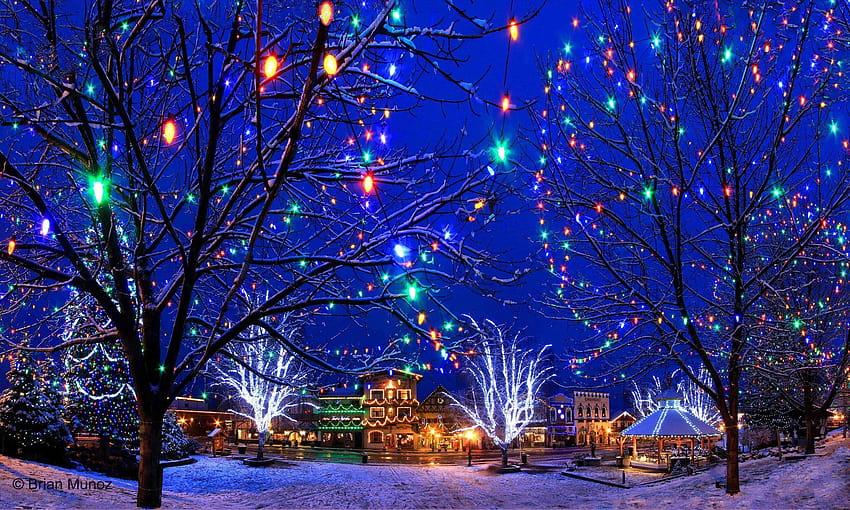 Innenstadt von Leavenworth, Washington während der Weihnachtszeit, Leavenworth, Washington HD-Hintergrundbild