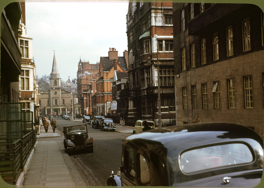File:London , circa 1949 ,Kodachrome by Chalmers Butterfield.jpg HD wallpaper