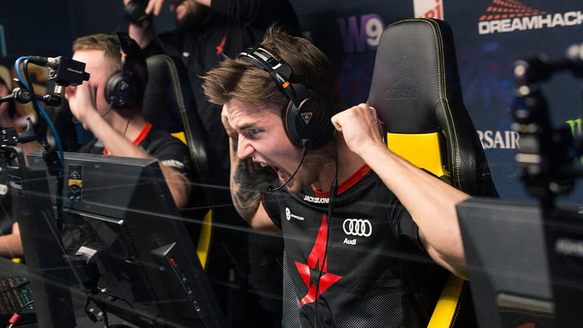 Astralis Star Device Releases Statement on His Health Issues After Falling Ill Again at IEM Sydney HD wallpaper