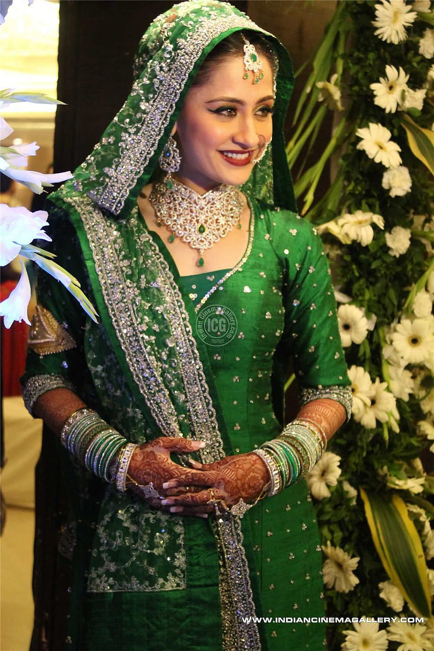 aamir ali sanjeeda sheikh wedding ; green eyeliner ; bling HD phone wallpaper