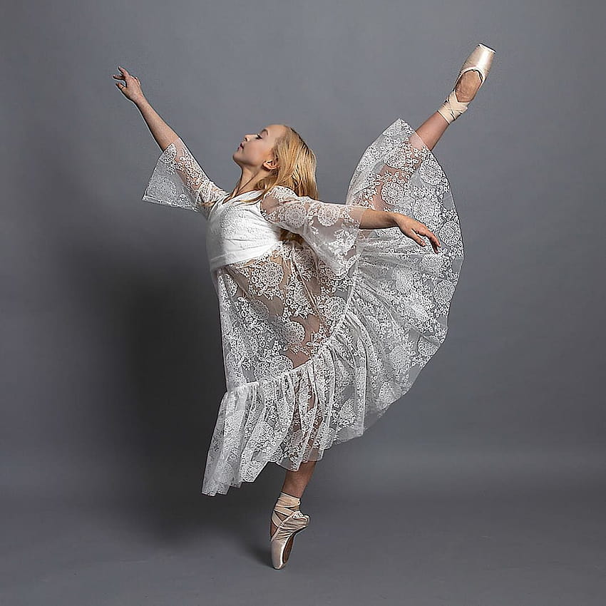 Lilliana Ketchman в Instagram: „Денят е нещо като балет... Кажи ми любимия си стил на танц! ?… HD тапет за телефон