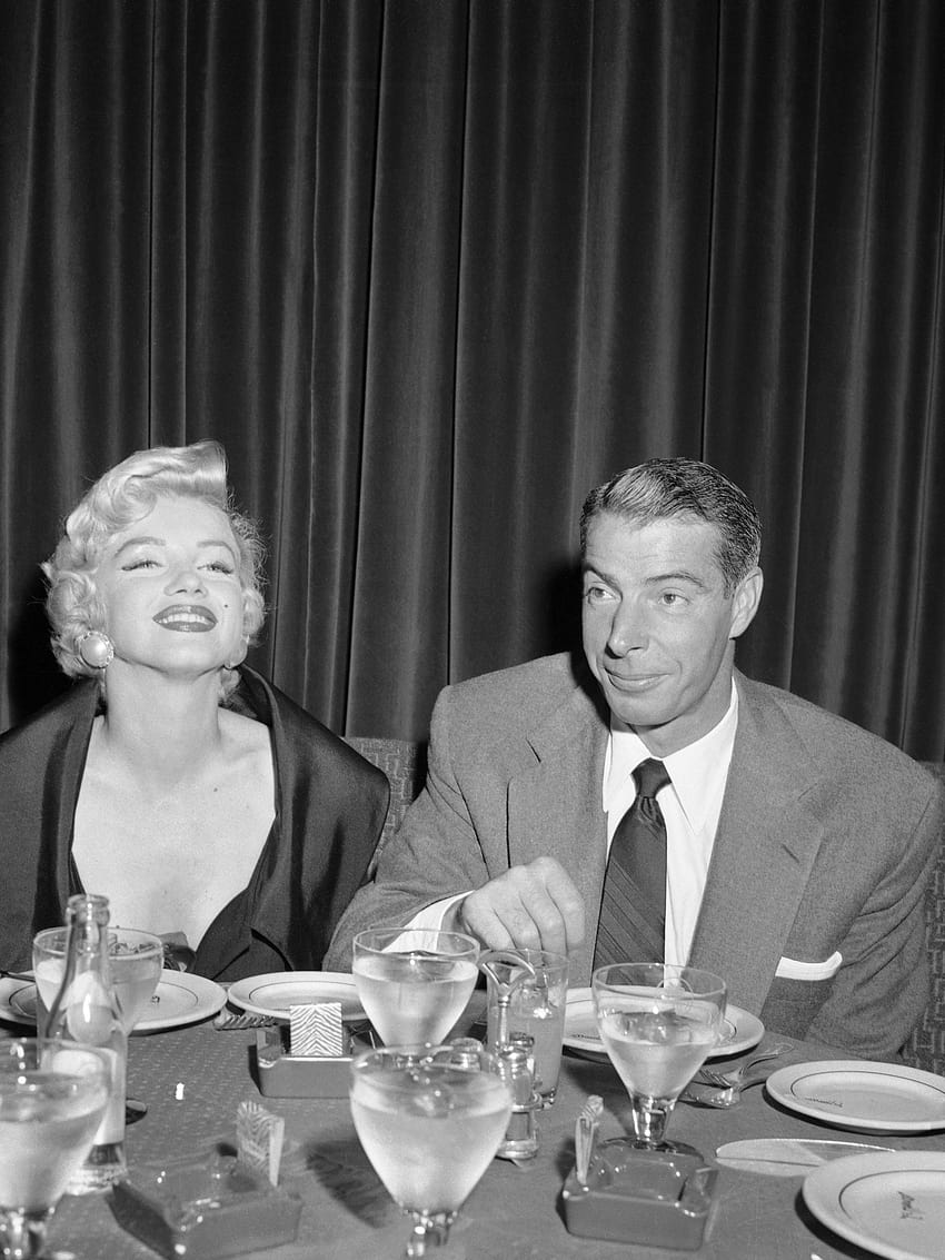 Marilyn Monroe와 Joe DiMaggio의 이전 Hollywood Hills 주택 판매 HD 전화 배경 화면