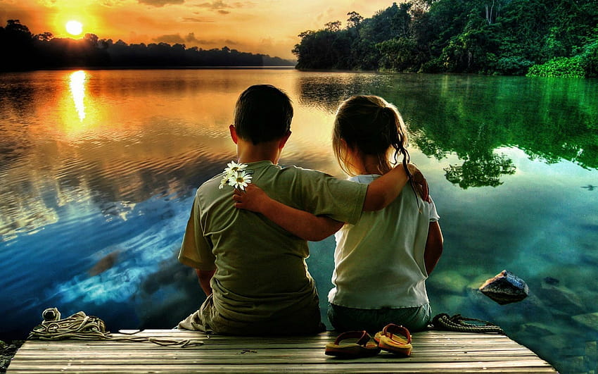 Junge und Mädchen Freundschaft, Natur, Romantik, Freundschaft, natürliche Landschaft, Liebe, See, Fluss, glücklich, Freizeit, Reflexion HD-Hintergrundbild