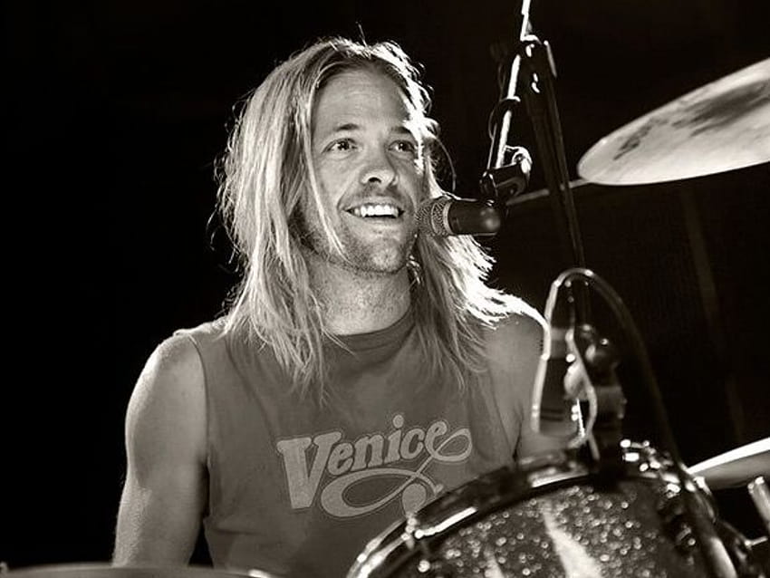 Taylor Hawkins had traces of 10 different substances in his blood, Colombian police say HD wallpaper