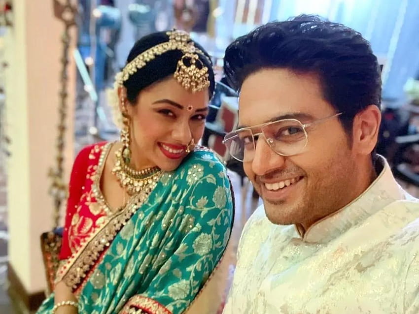 Anupamaa: Gaurav Khanna shares BTS pics with Rupali Ganguly as they get decked up in traditional wear HD wallpaper