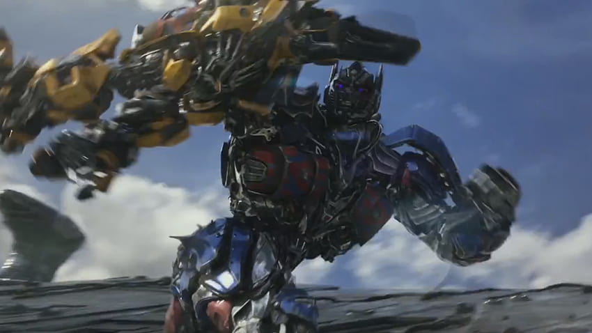 Optimus Prime Fights Bumblebee in First Trailer for TRANSFORMERS: THE LAST KNIGHT HD wallpaper