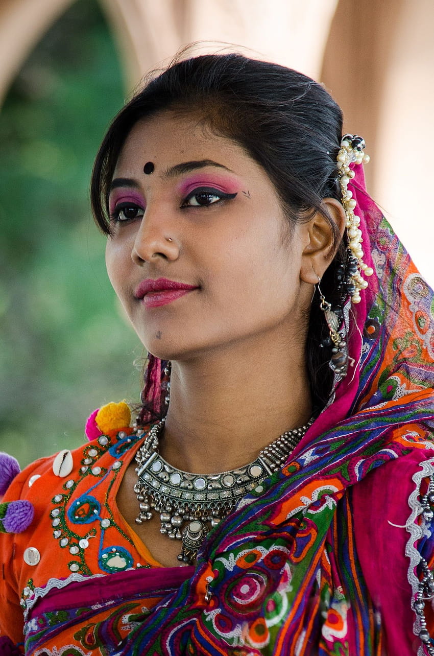 Народна танцьорка от Раджастан..., момиче от Раджастан HD тапет за телефон