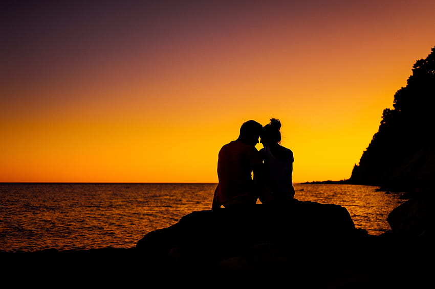 Pose Pasangan Cantik Di Matahari Terbenam, siluet pasangan matahari terbenam Wallpaper HD