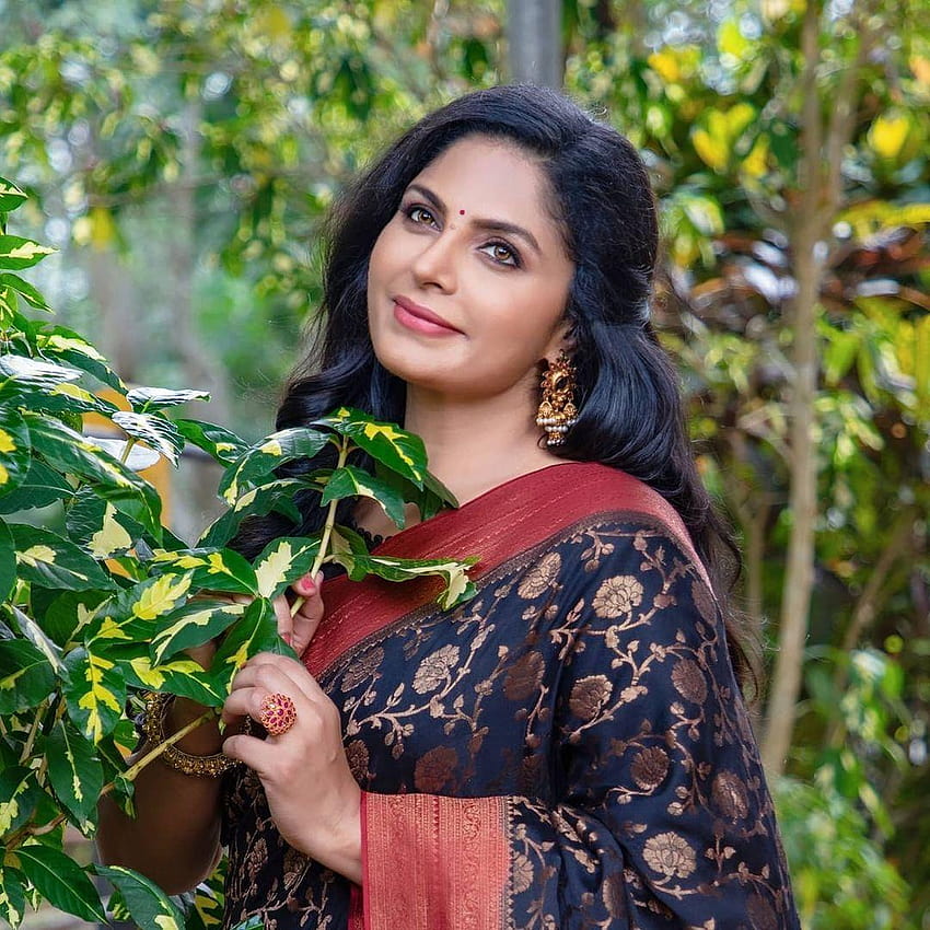 Malayalam actress saree hot, asha sarath HD phone wallpaper