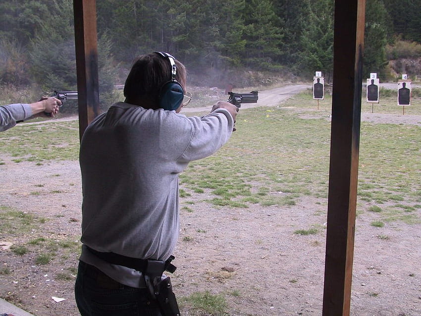 Консултанти по стрелкова стрелба – За всички ваши нужди за обучение на пистолети HD тапет