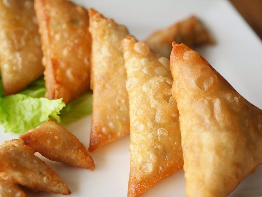 La receta perfecta para Pollo Samosa. Ahora haz mini samosas, con queso o simplemente de la manera normal. Todo el mundo ama las samosas. Ahora puedes… fondo de pantalla