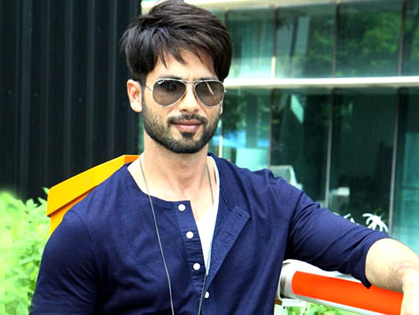 Check Out: Shahid Kapoor's new funbun look