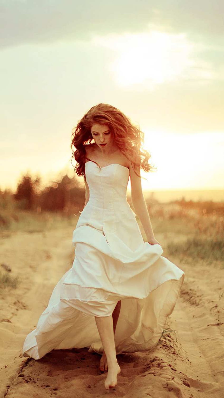 Bridal Dress Girl Walking Alone, walk alone girl HD phone wallpaper