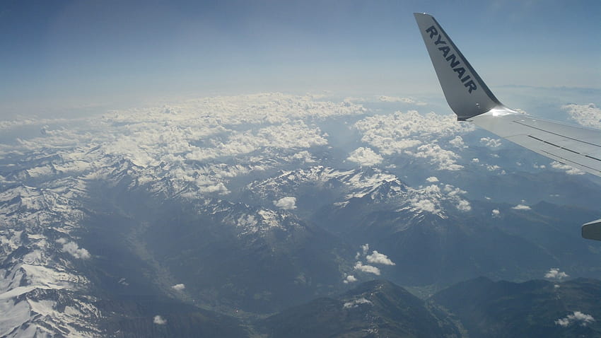 wings flying wind resolution fly alps flight tagnotallowedtoosubjective boeing 737 ryanair 1920x1 – HD wallpaper