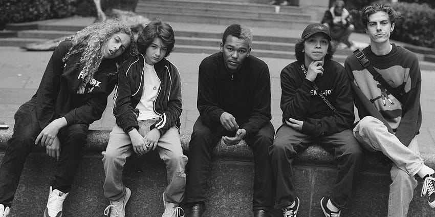 Poznaj obsadę Skate Kids z pierwszego filmu Jonaha Hilla z połowy lat 90., telefon z połowy lat 90. Tapeta HD