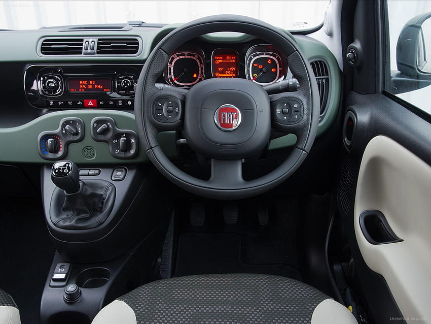 Fiat Panda 4X4 2013 Voiture Exotique de 52 : Station Diesel Fond d'écran HD