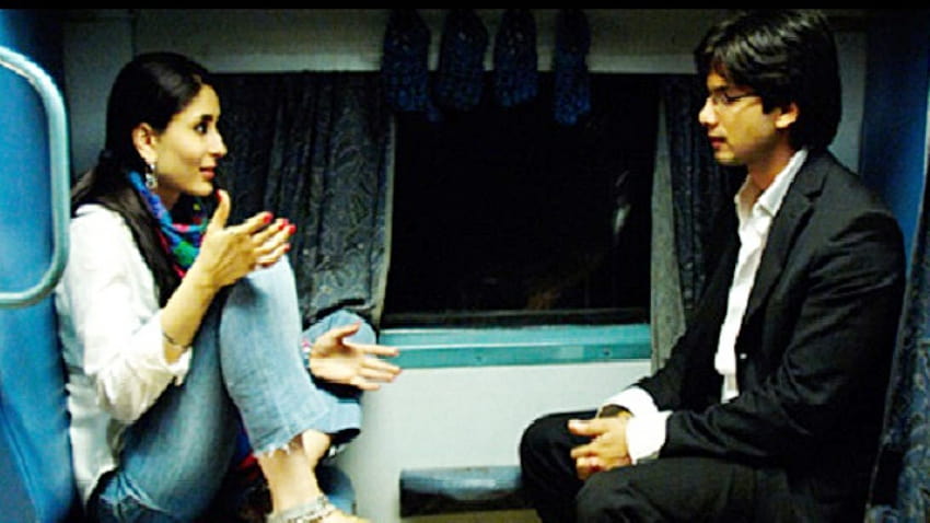 5 Epic Scenes From 'Jab We Met' to Remember after the film HD wallpaper