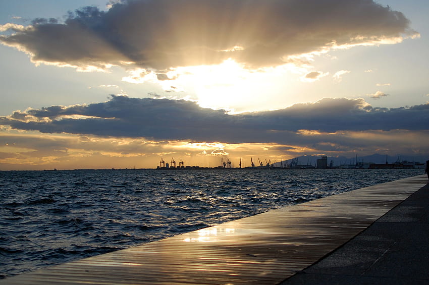 Die Häfen von Thessaloniki HD-Hintergrundbild