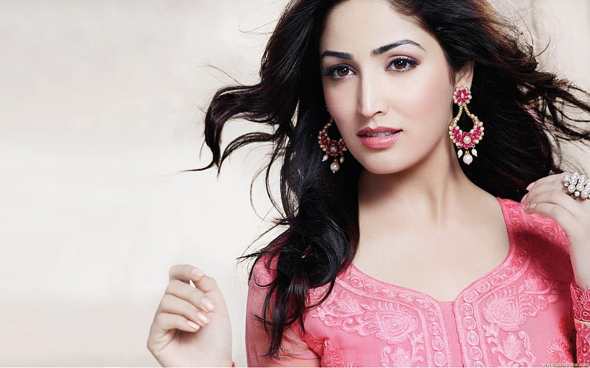 Yami Gautam Is On A Family Vacation And The, sanam re movie HD wallpaper