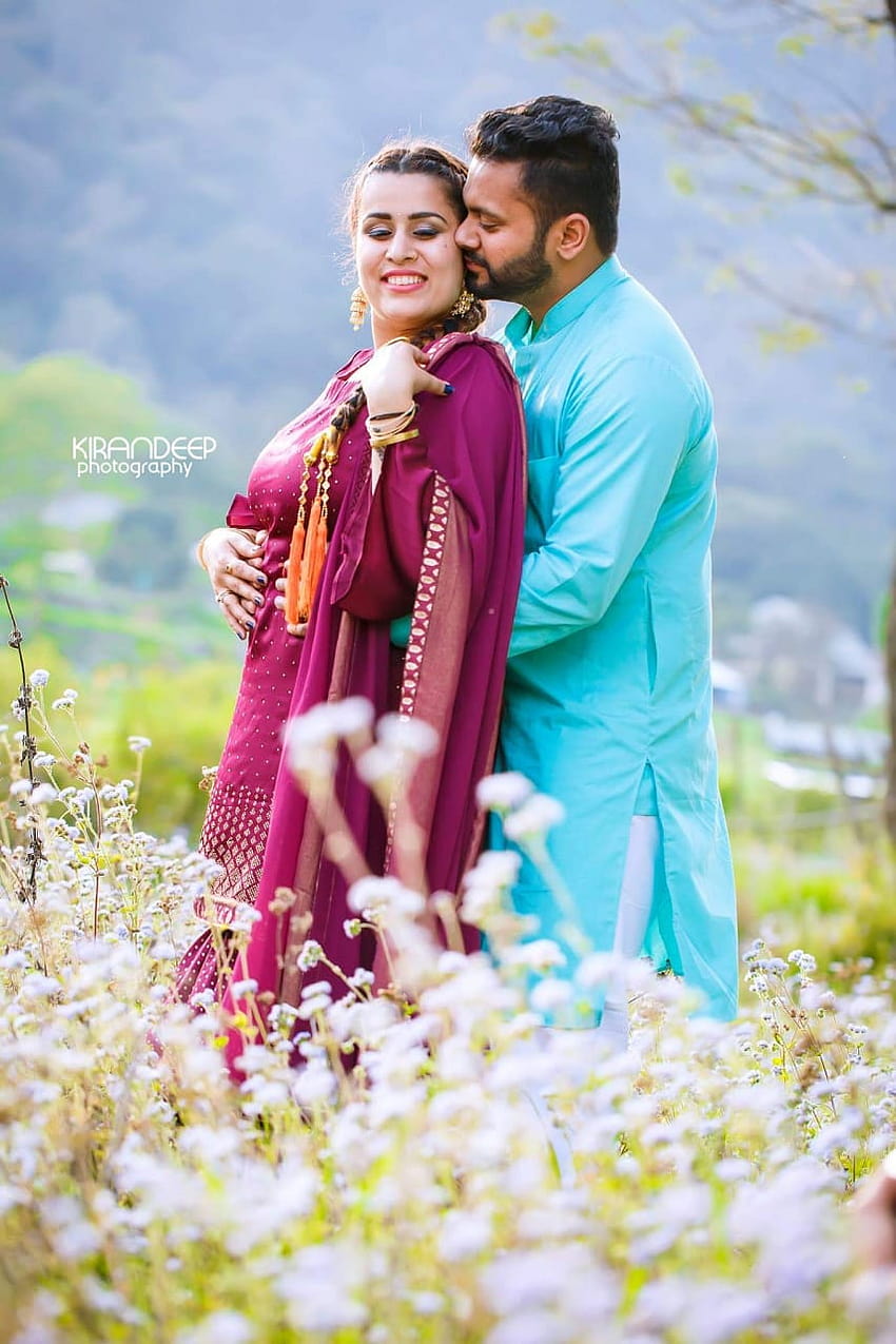 40 Poses For PreWedding Photoshoot For CameraShy Couples  WeddingBazaar