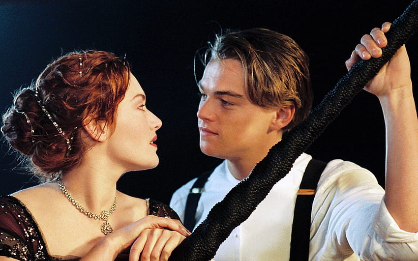 Kate Winslet And Leonardo In Titanic Movie celebrities , couple , girls , kate winslet , leonardo dicaprio , love , movies , titanic HD wallpaper